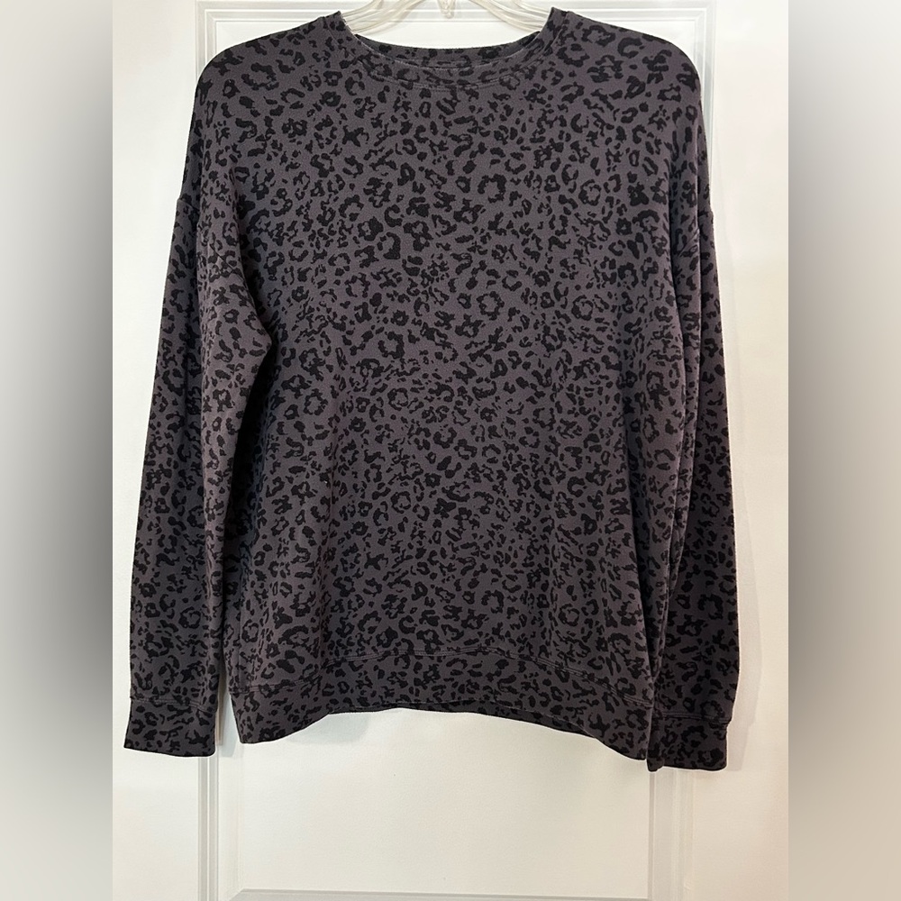 Athleta XS leopard print oversized sweatshirt